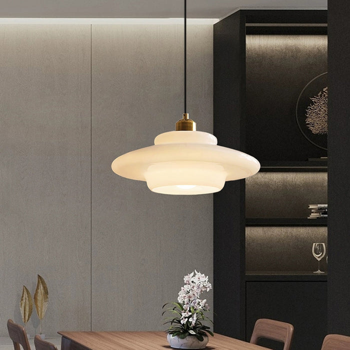 Szklana lampa stołowa – nowoczesny design