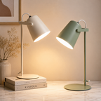 Nowoczesna skandynawska metalowa lampa biurkowa