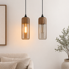 Lampa wisząca z drewna i szkła w stylu skandynawskim