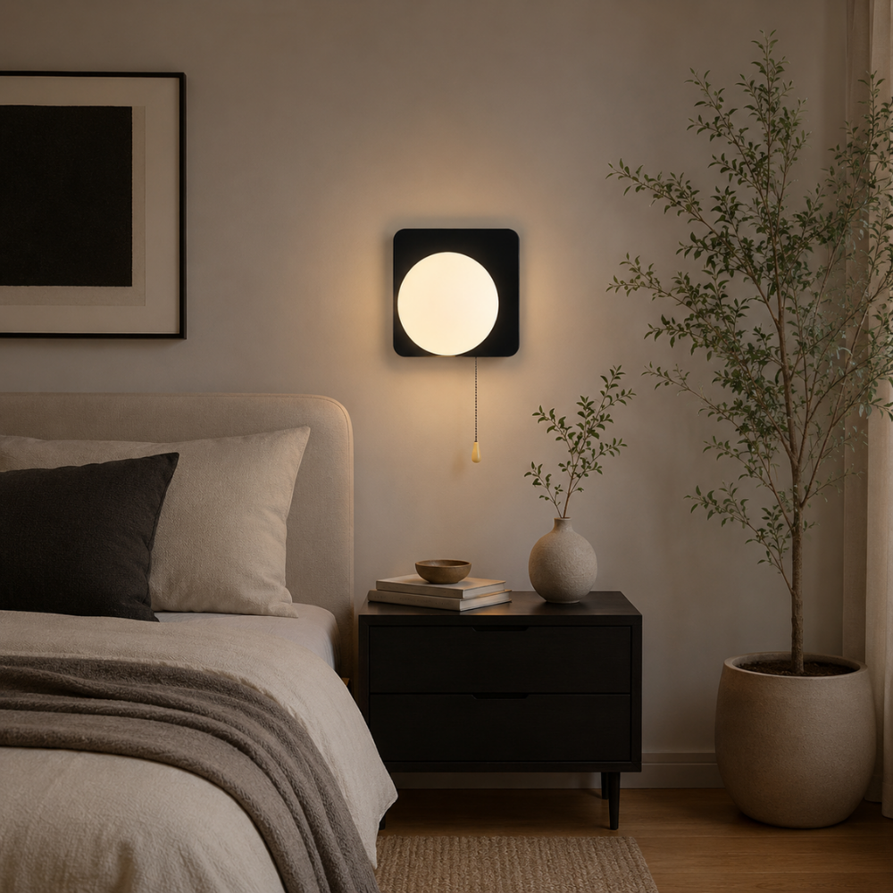 Nowoczesna minimalistyczna kinkietowa lampa kulista z przełącznikiem pociągowym
