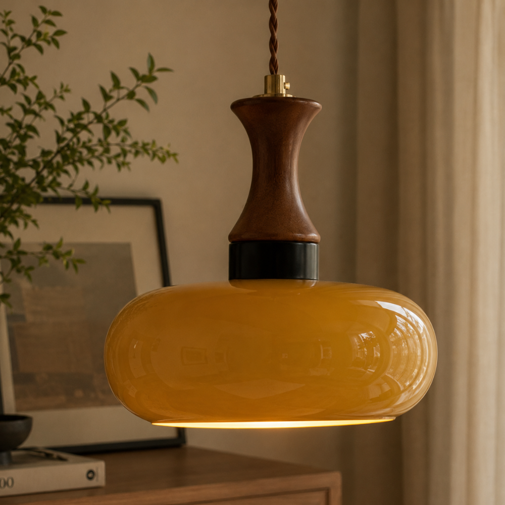 Nowoczesna drewniana lampa sufitowa z bursztynowym kloszem