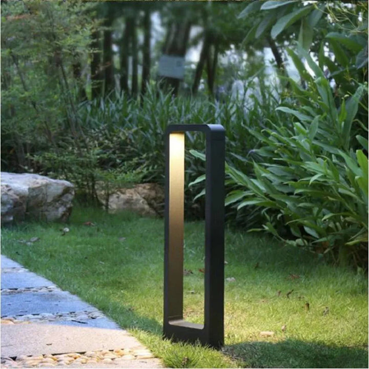 Lampa ogrodowa z mocowaniem – odporna na warunki atmosferyczne