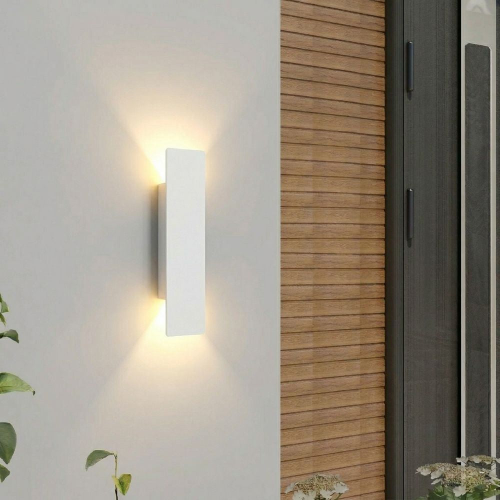 Odporna na warunki atmosferyczne lampa ścienna zewnętrzna