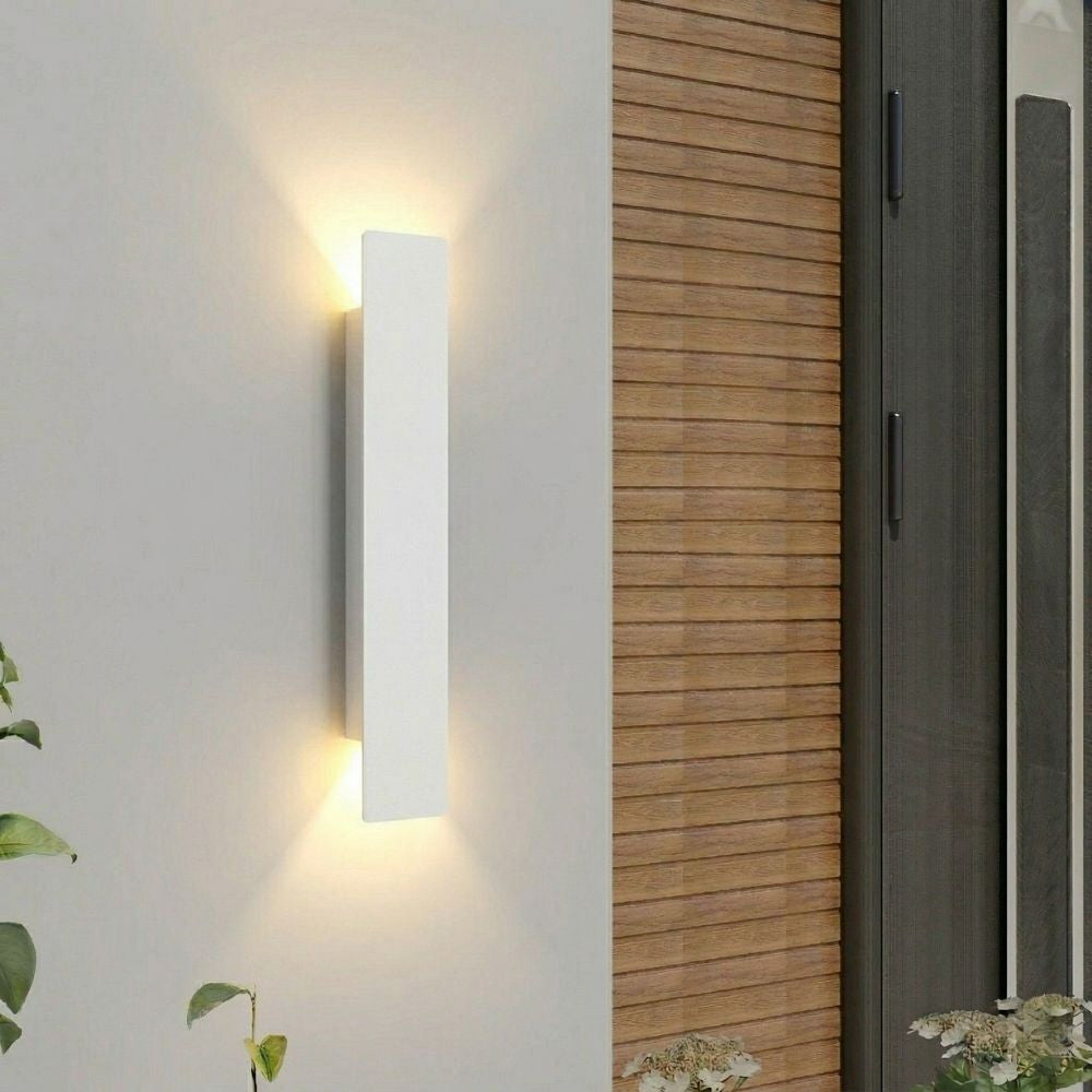Odporna na warunki atmosferyczne lampa ścienna zewnętrzna