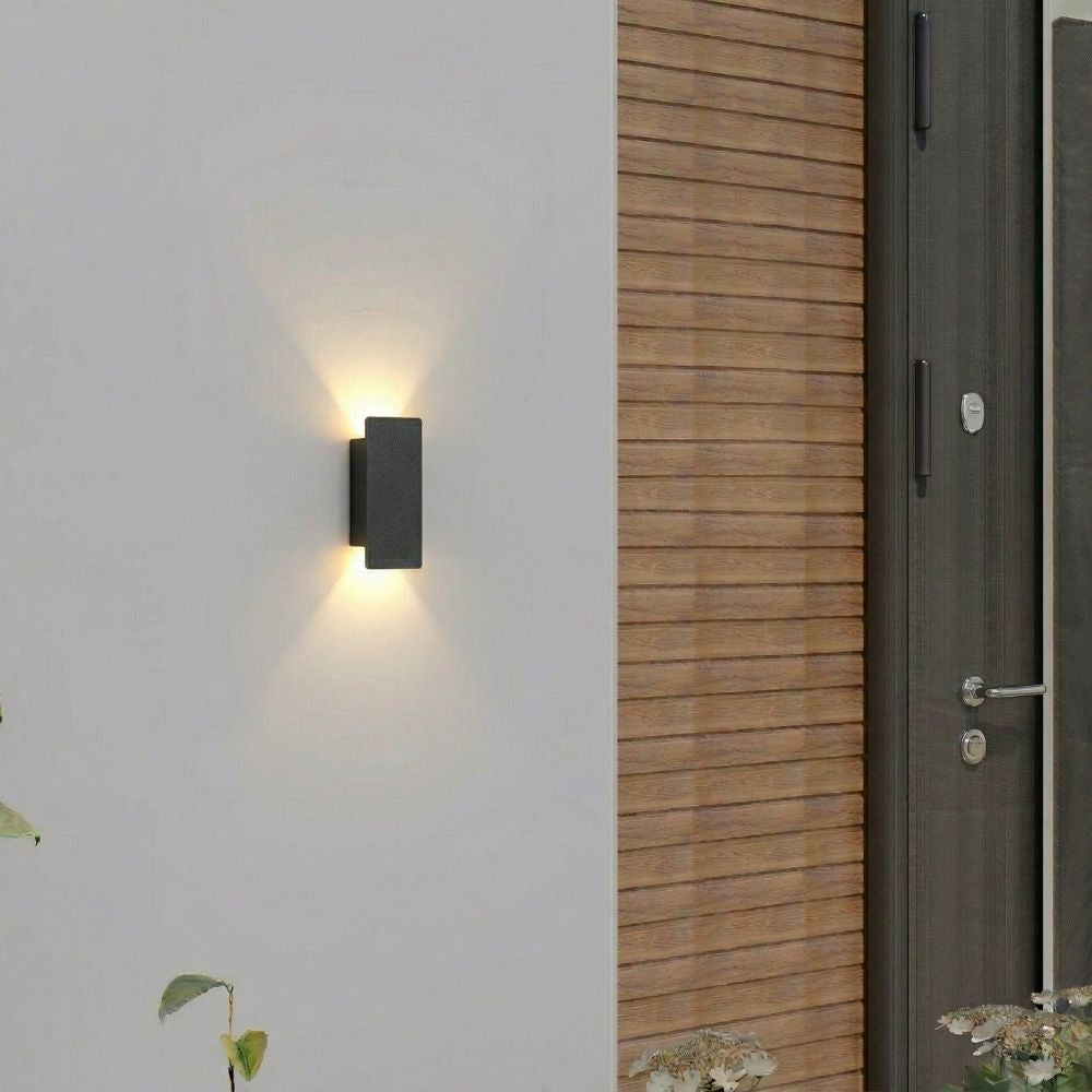 Odporna na warunki atmosferyczne lampa ścienna zewnętrzna