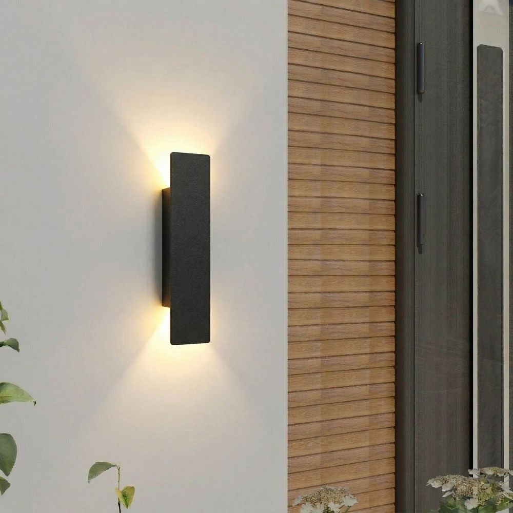 Odporna na warunki atmosferyczne lampa ścienna zewnętrzna
