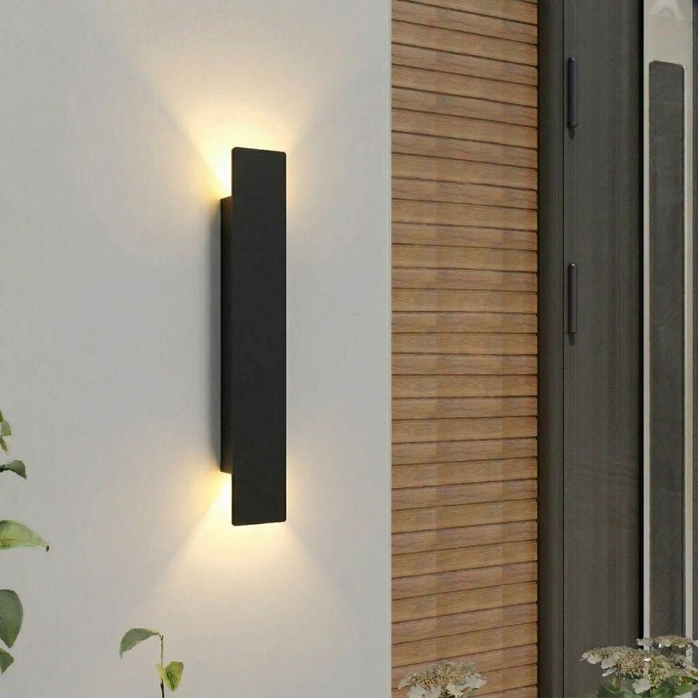 Odporna na warunki atmosferyczne lampa ścienna zewnętrzna