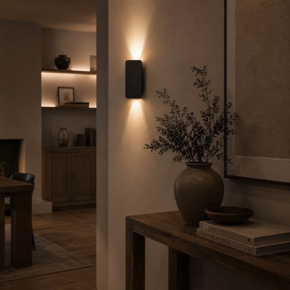 Nowoczesny minimalistyczny kinkiet LED góra–dół