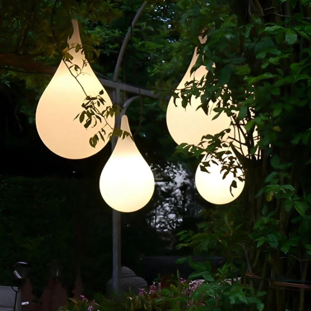 Zewnętrzna lampa kropla z ciepłym światłem