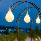 Zewnętrzna lampa kropla z ciepłym światłem