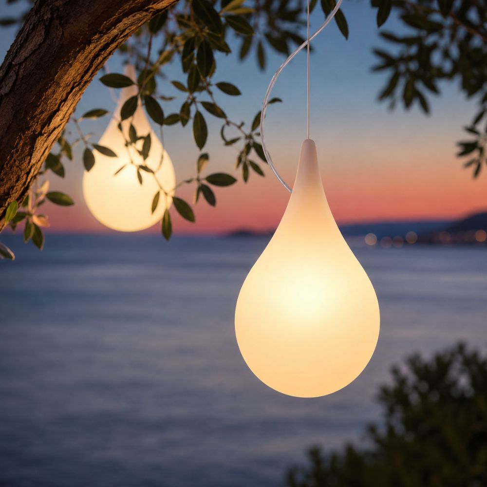 Zewnętrzna lampa kropla z ciepłym światłem
