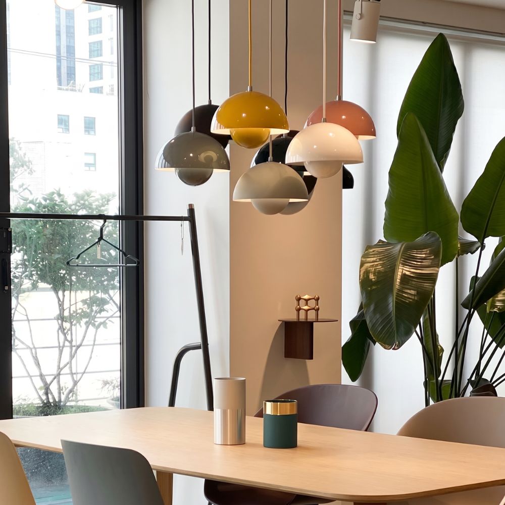 Nowoczesna kolorowa lampa wisząca z kopułą