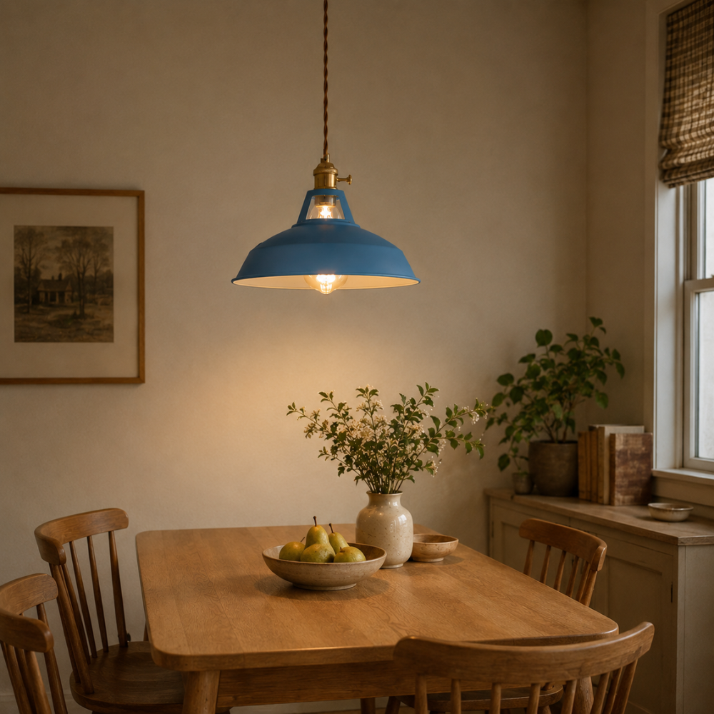 Minimalistyczna lampa wisząca w stylu industrialnym z matowym wykończeniem