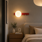 Nowoczesna minimalistyczna kinkietowa lampa kulista z przełącznikiem pociągowym