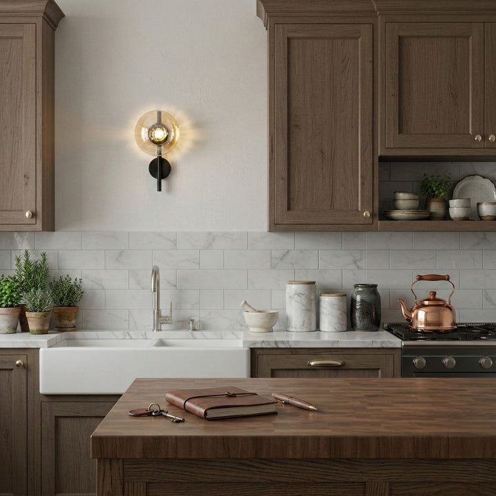 Lampa ścienna Ceto z okrągłym kloszem w stylu skandynawskim