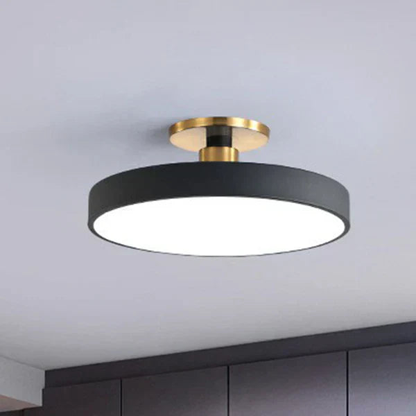 Nowoczesna lampa sufitowa – minimalistyczny design