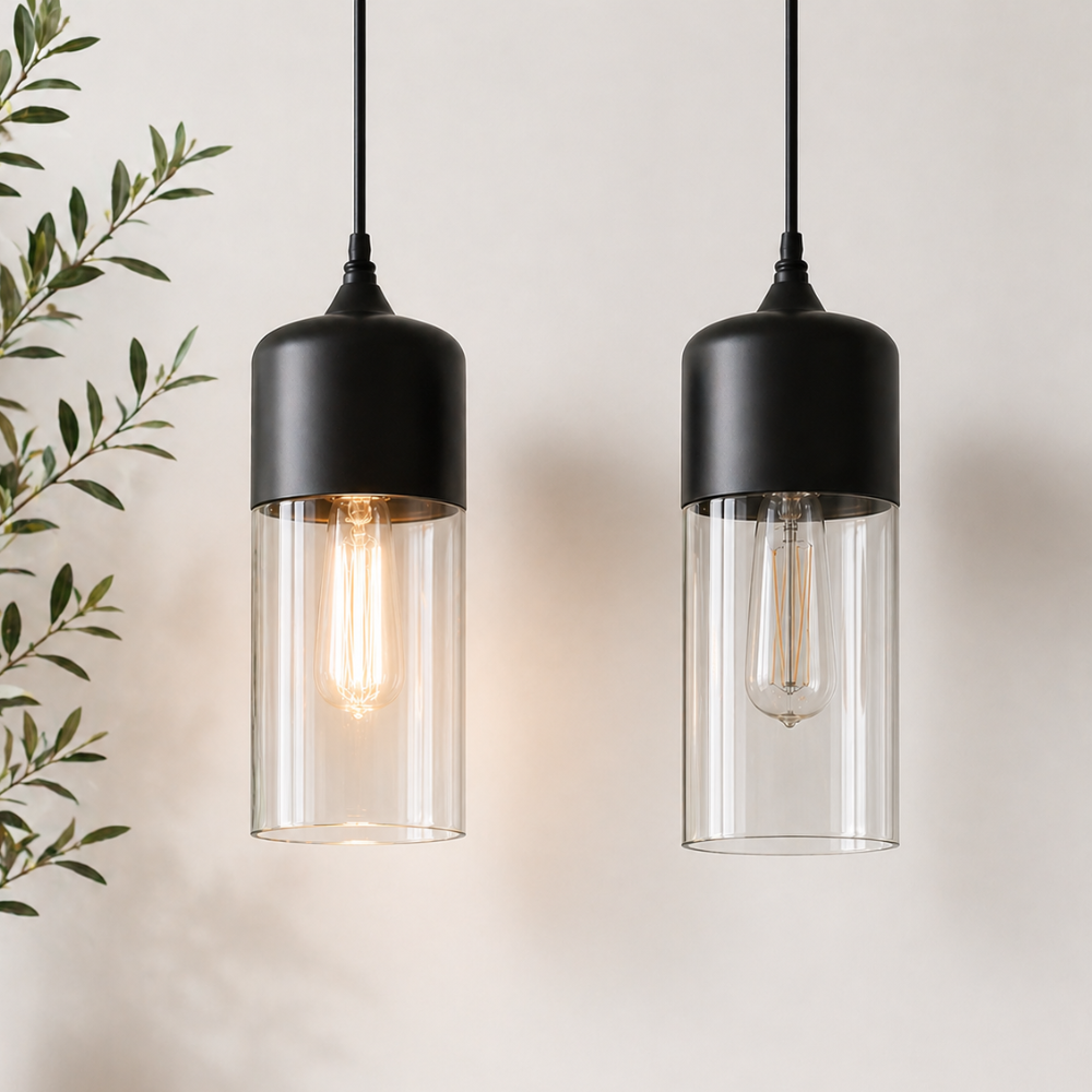 Lampa wisząca z drewna i szkła w stylu skandynawskim