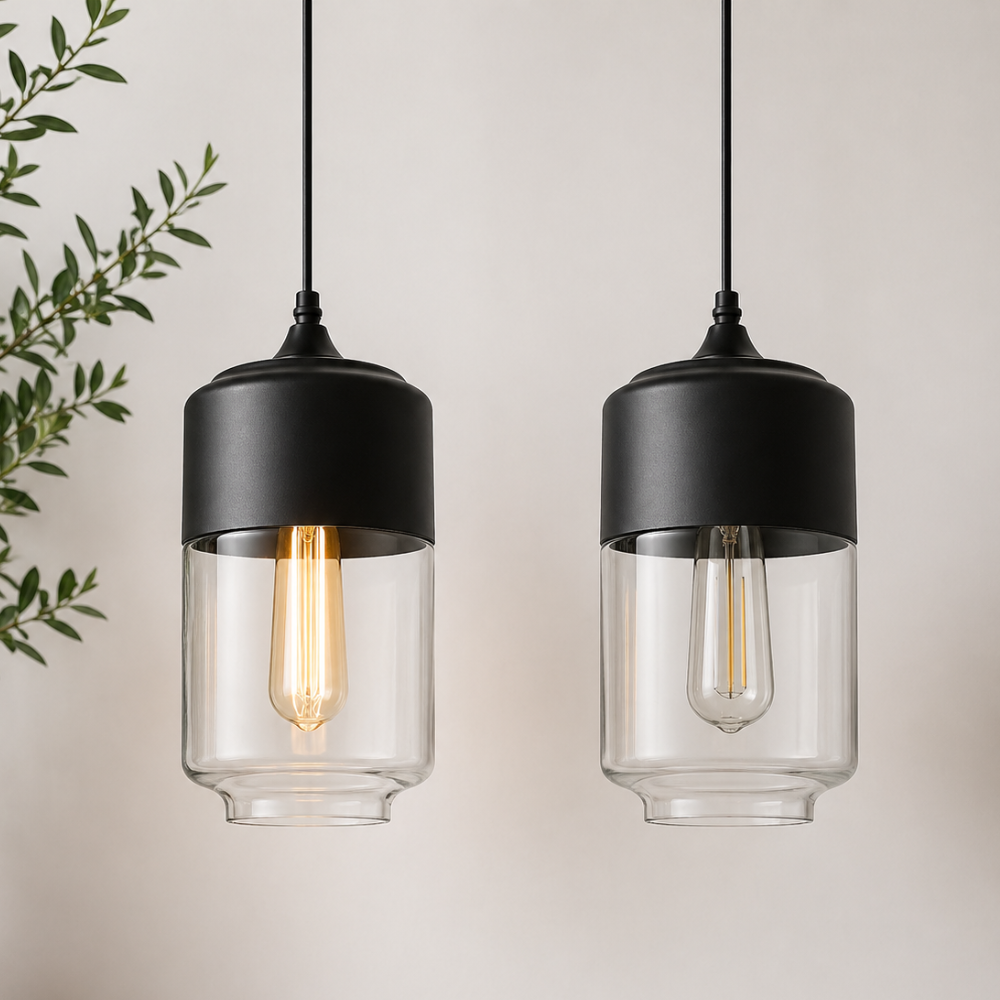 Lampa wisząca z drewna i szkła w stylu skandynawskim