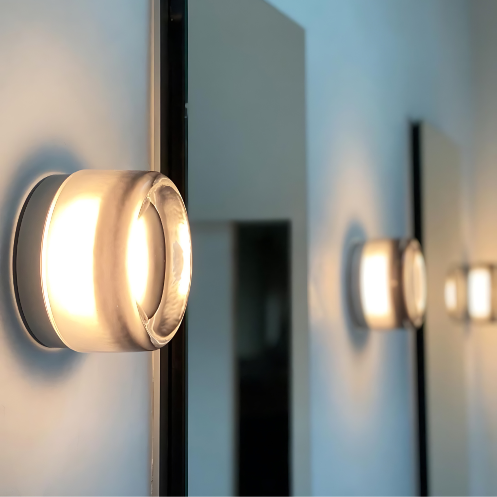 Nowoczesna lampa ścienna Nordic Luminous z akrylu