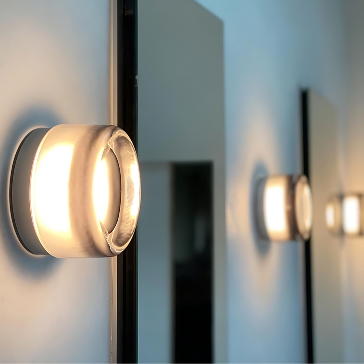 Nowoczesna lampa ścienna Nordic Luminous z akrylu