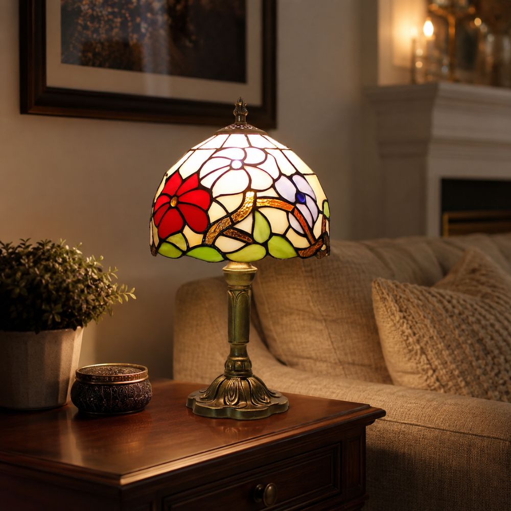 Kolorowa lampa stołowa z witrażowego szkła