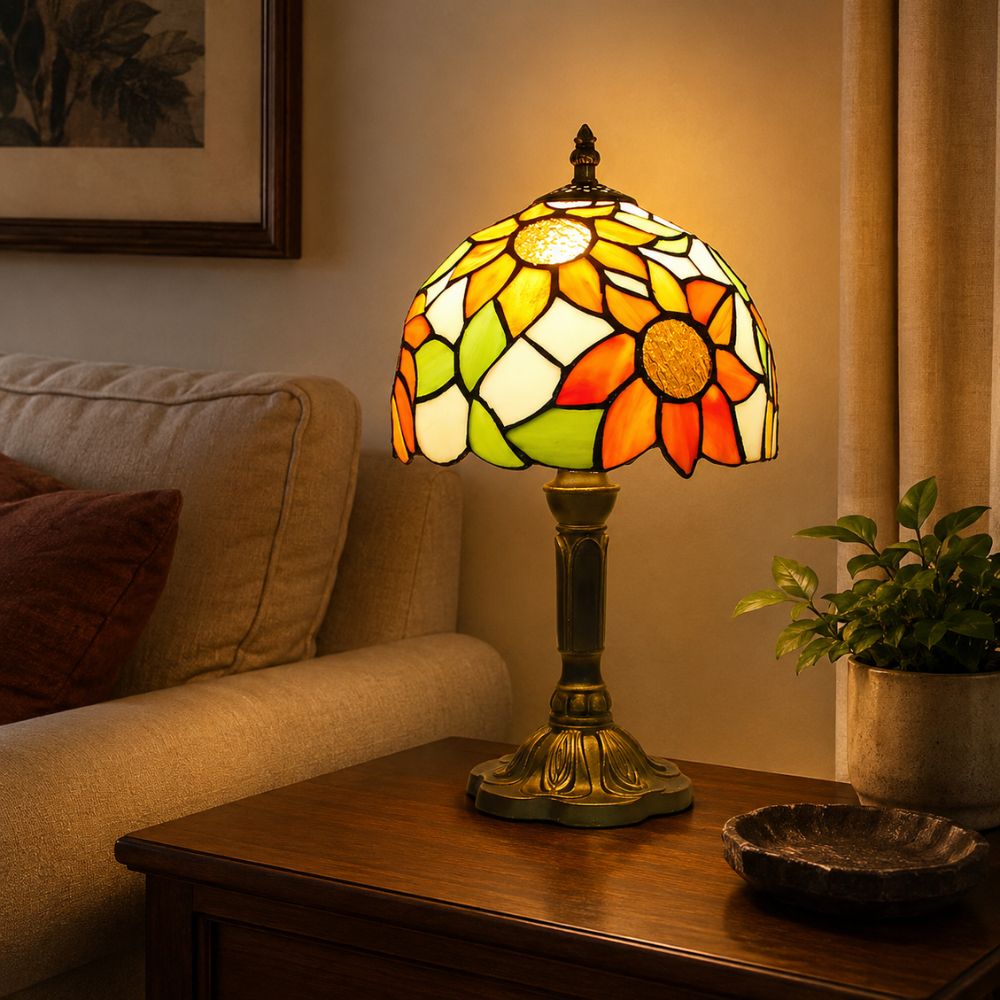 Kolorowa lampa stołowa z witrażowego szkła