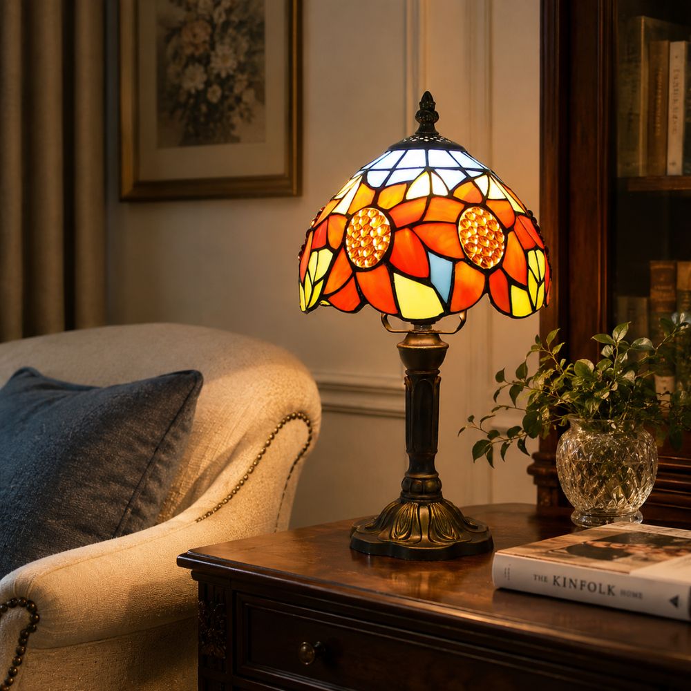 Kolorowa lampa stołowa z witrażowego szkła