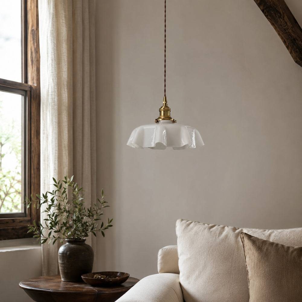 Szklana lampa wisząca w kształcie kwiatu z oprawką E27