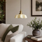 Szklana lampa wisząca w kształcie kwiatu z oprawką E27