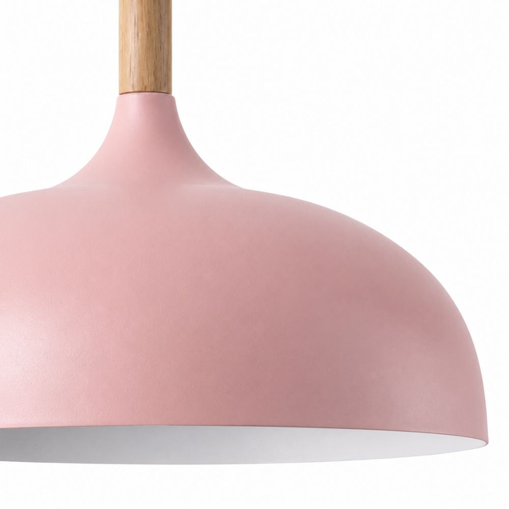 Nordycka lampa wisząca z drewnianym akcentem