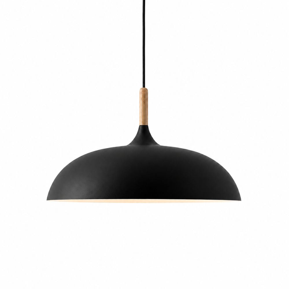 Nordycka lampa wisząca z drewnianym akcentem