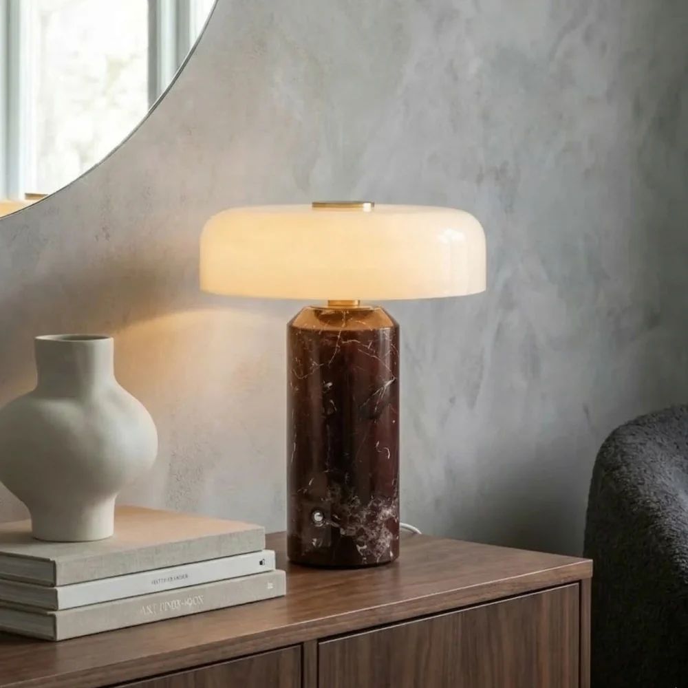 Opalinowa marmurowa lampa stołowa