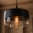 Lampa wisząca z drewna i szkła w stylu skandynawskim