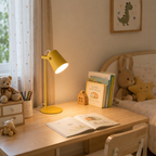 Nowoczesna skandynawska metalowa lampa biurkowa