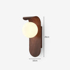 Lampa ścienna z kulistym kloszem i efektem drewna