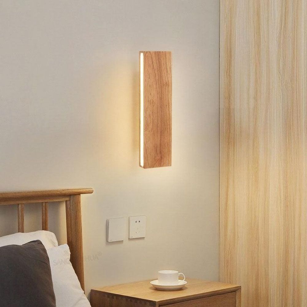 Obrotowa drewniana lampa ścienna góra dół