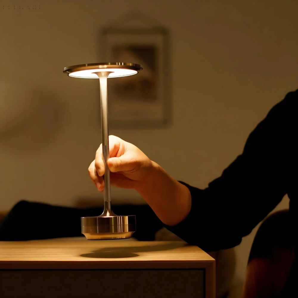 Dotykowa akumulatorowa lampa stołowa LED