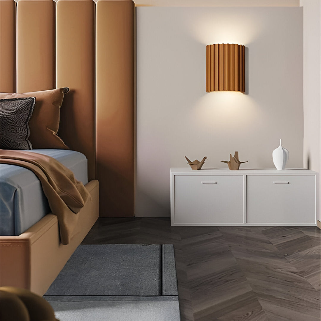 Nowoczesna lampa ścienna Clarity z żywicy, styl nordycki