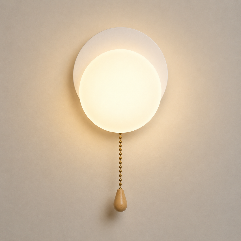 Nowoczesna minimalistyczna kinkietowa lampa kulista z przełącznikiem pociągowym