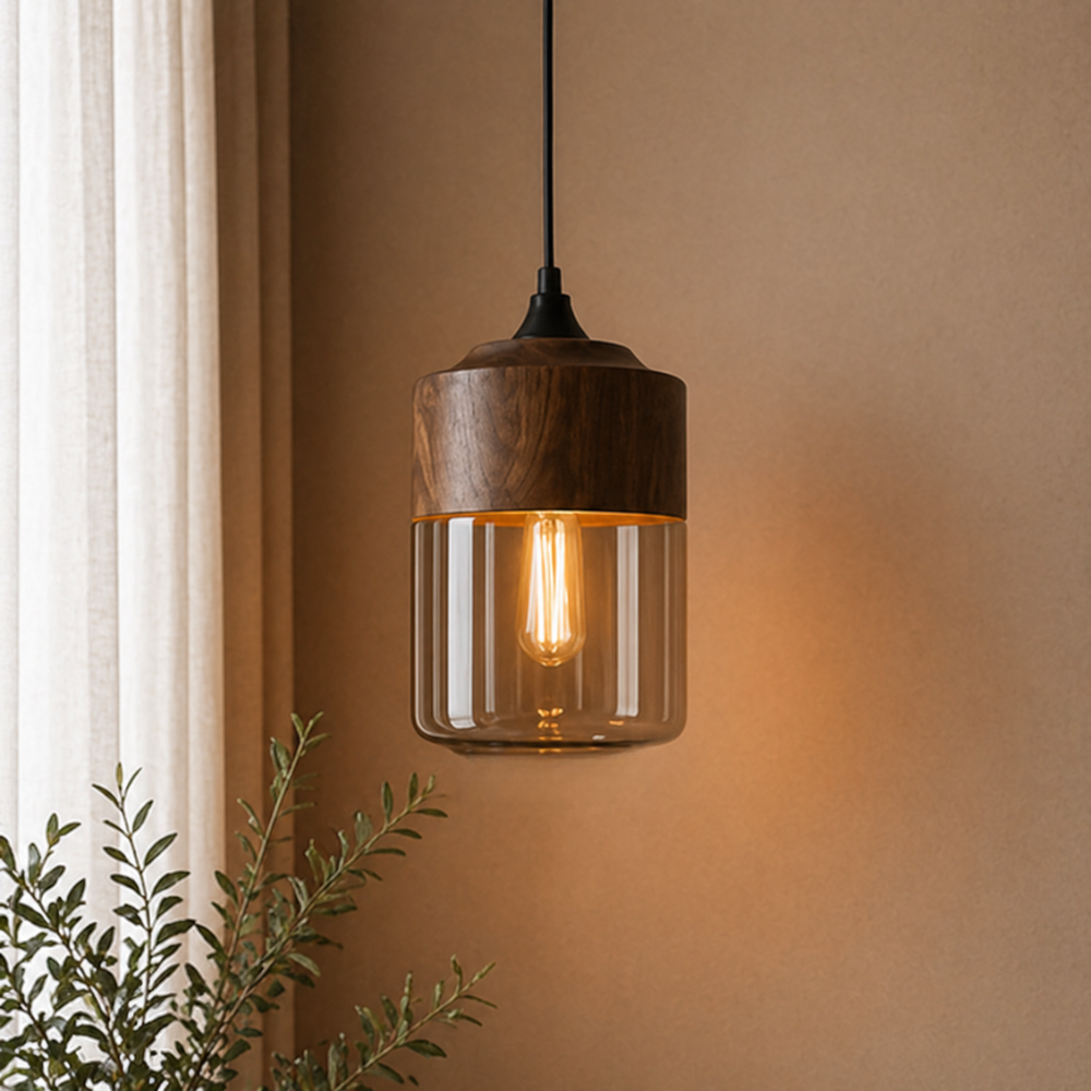 Lampa wisząca z drewna i szkła w stylu skandynawskim