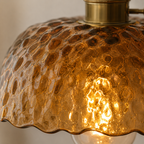 Ręcznie wykonana lampa wisząca o ciepłym blasku