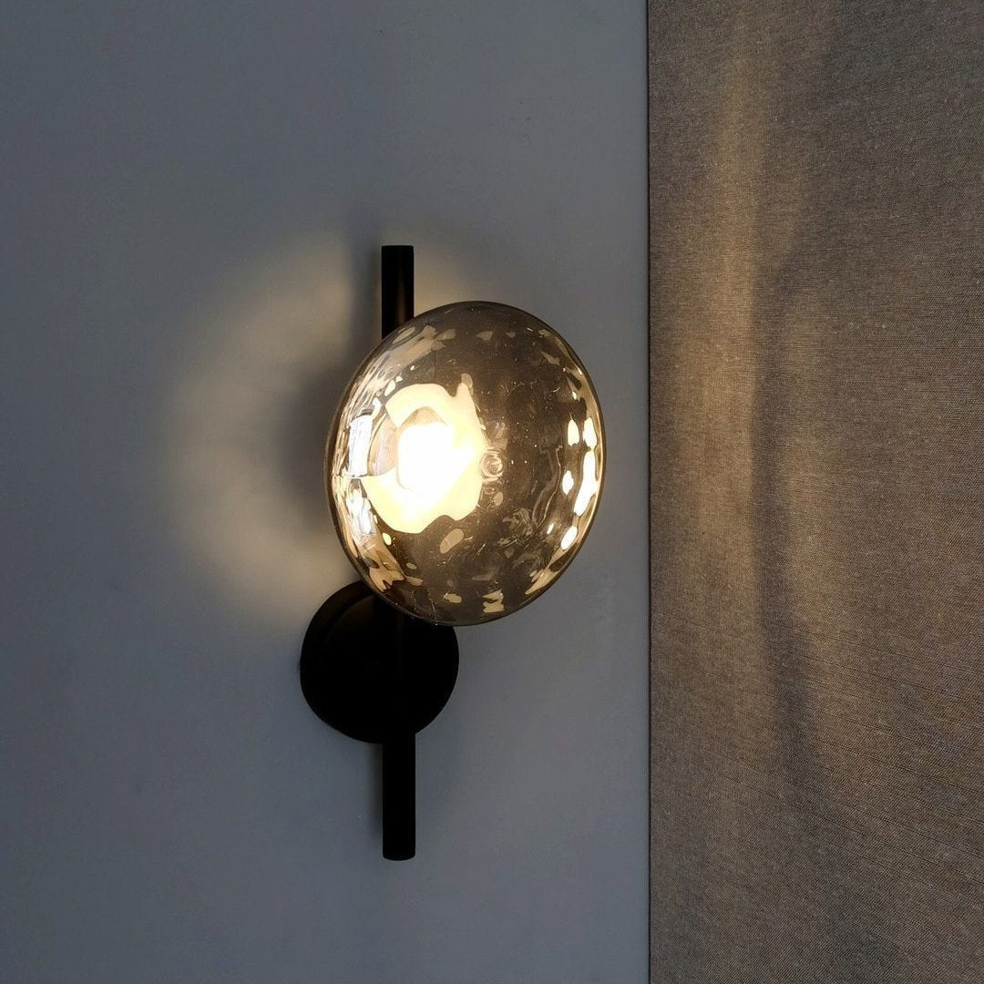 Lampa ścienna Ceto z okrągłym kloszem w stylu skandynawskim