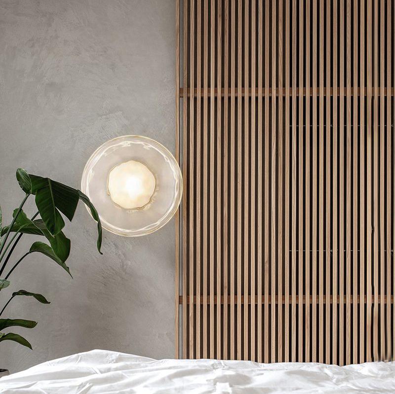 Lampa ścienna Ceto z okrągłym kloszem w stylu skandynawskim