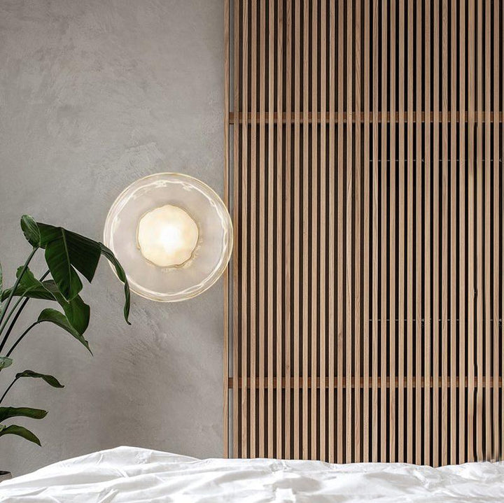 Lampa ścienna Ceto z okrągłym kloszem w stylu skandynawskim