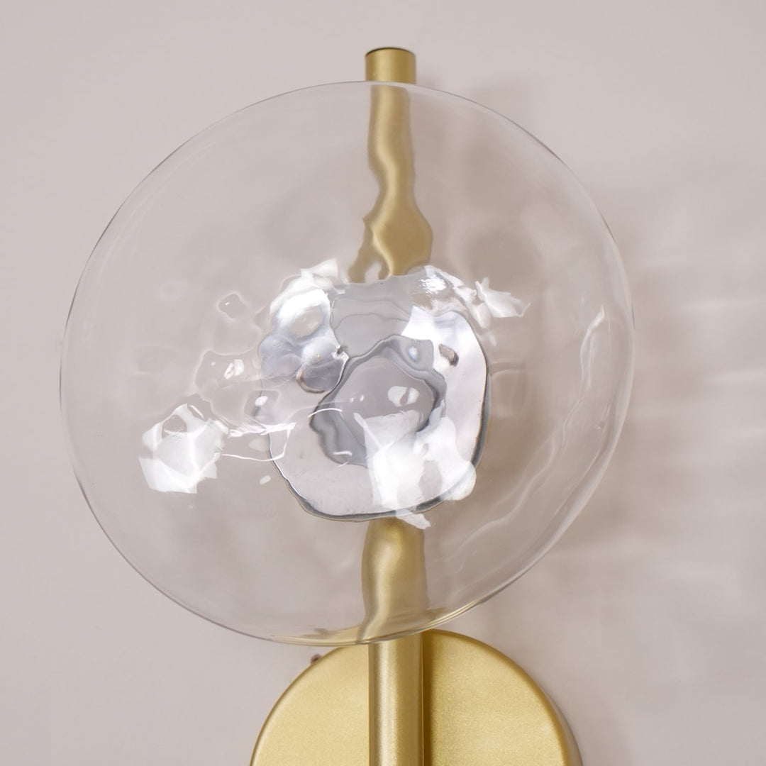 Lampa ścienna Ceto z okrągłym kloszem w stylu skandynawskim