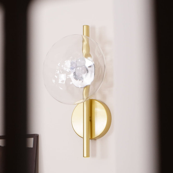 Lampa ścienna Ceto z okrągłym kloszem w stylu skandynawskim