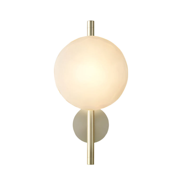 Lampa ścienna Ceto z okrągłym kloszem w stylu skandynawskim