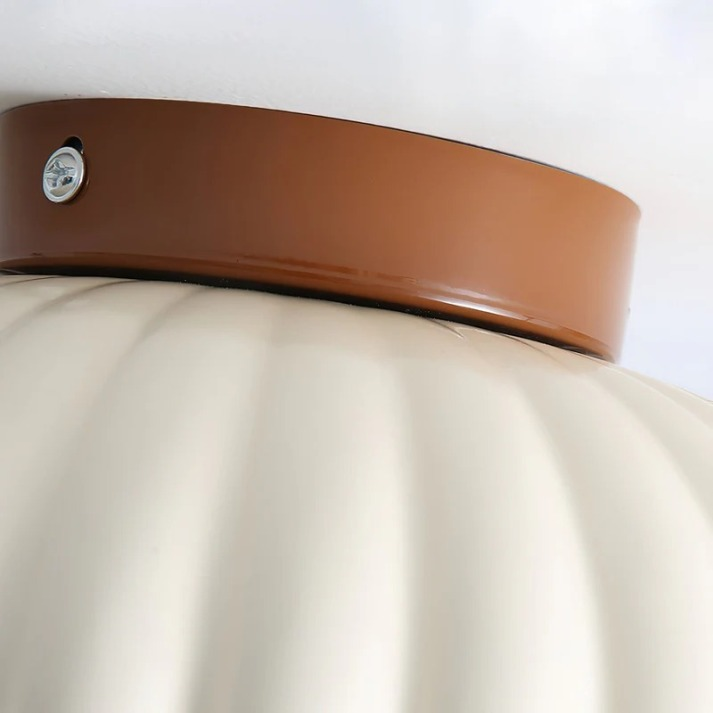 Żelazna lampa sufitowa natynkowa korytarzowa