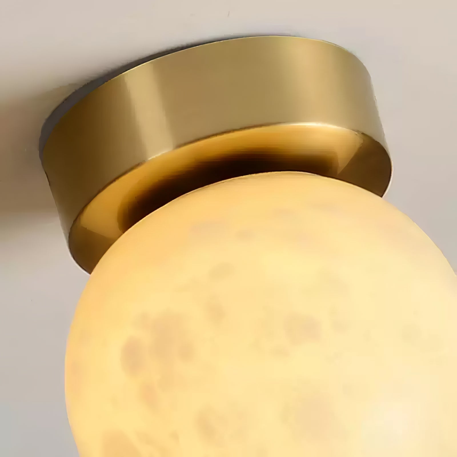 Księżycowa lampa sufitowa z alabastru