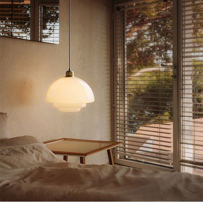 Szklana lampa stołowa – nowoczesny design